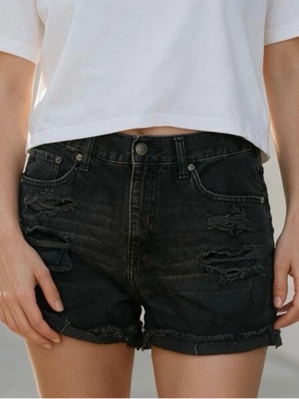 Aéropostale Women's 8 Black Denim High Rise Mom Shorts 5-Pocket 2.5" Inseam R$55